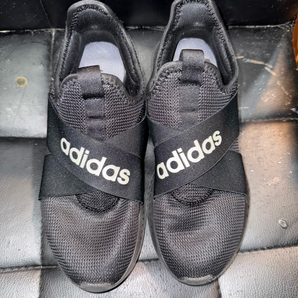 Adidas women’s sz 7  Black Slip-On Sneakers cloud foam